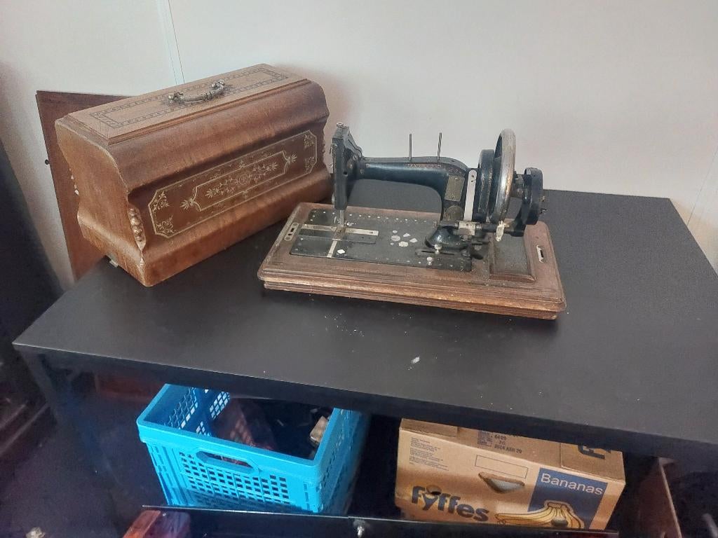 antieke Singer naaimachine ( 500716), Ophalen