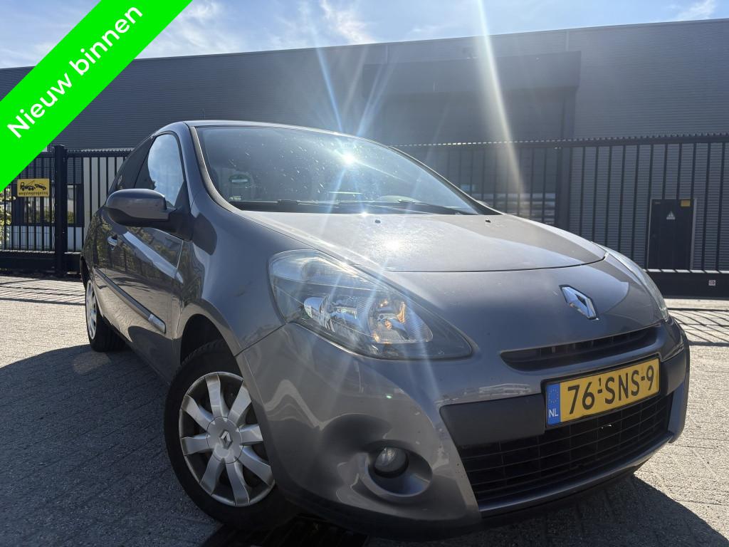 Renault Clio 1.5 dCi Collection Cruise Clima Navigatie, Startonderbreker, Euro 5, Gebruikt, 4 cilinders