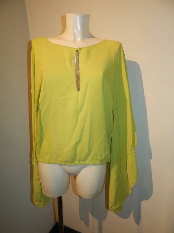 Marccain lime top wijde mouwen gouden klos hanger N4/40