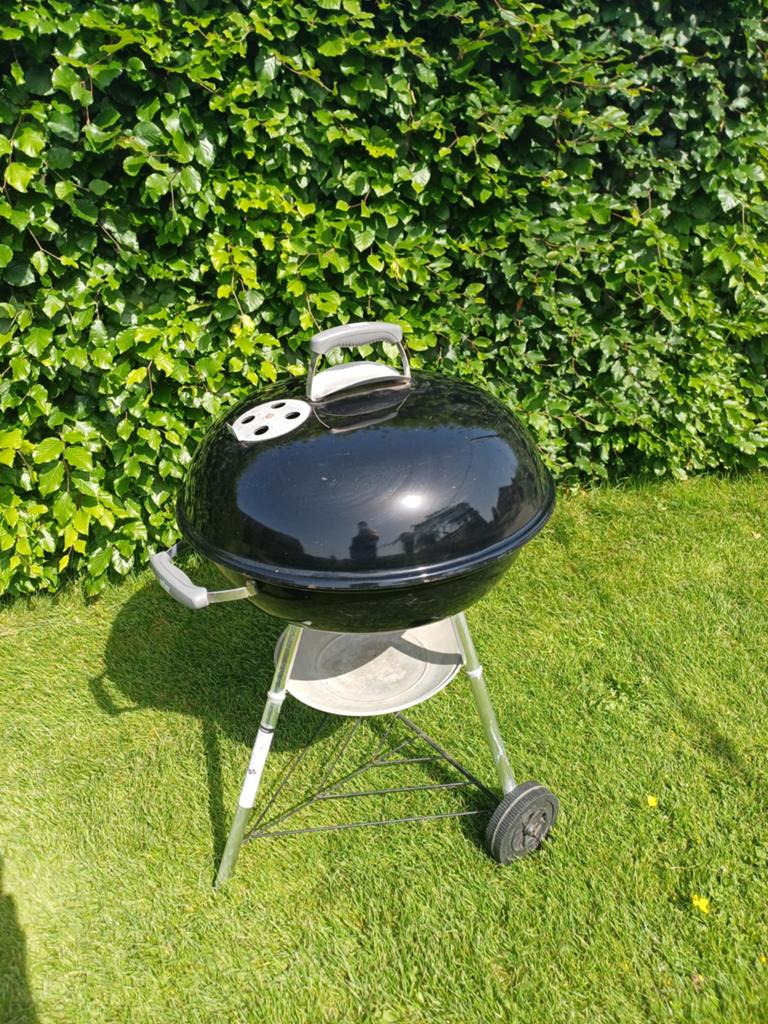 Weber barbecue met deksel en wielen, Ophalen, Gebruikt, Weber