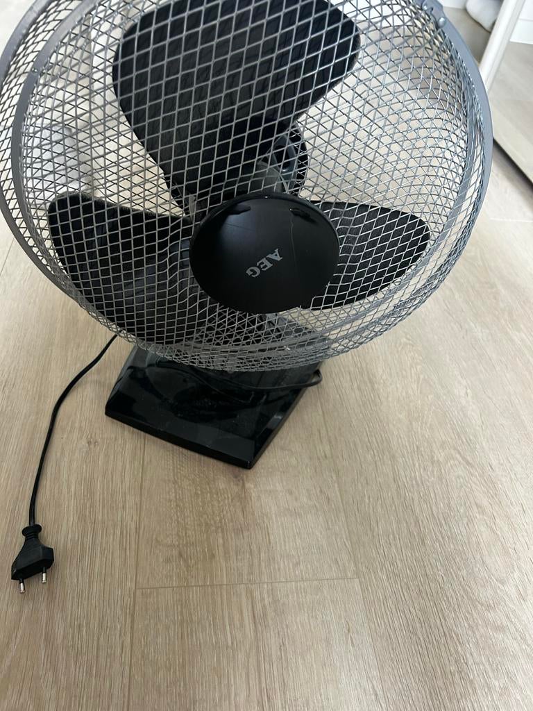 AEG kleine ventilator, Witgoed en Apparatuur, Ventilatoren, Ophalen of Verzenden, Gebruikt, Tafelventilator