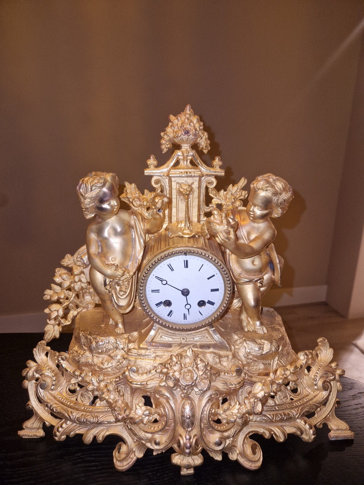 Antieke Franse bronzen pendule met cherubijnen, Ophalen of Verzenden
