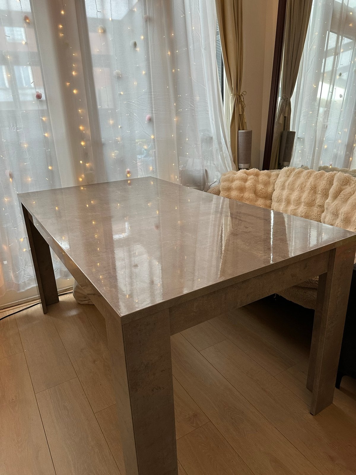 Moderne Eettafel - Stijlvol en Compact, Huis en Inrichting, Tafels | Eettafels, Ophalen, Kunststof, Gebruikt, 100 tot 150 cm