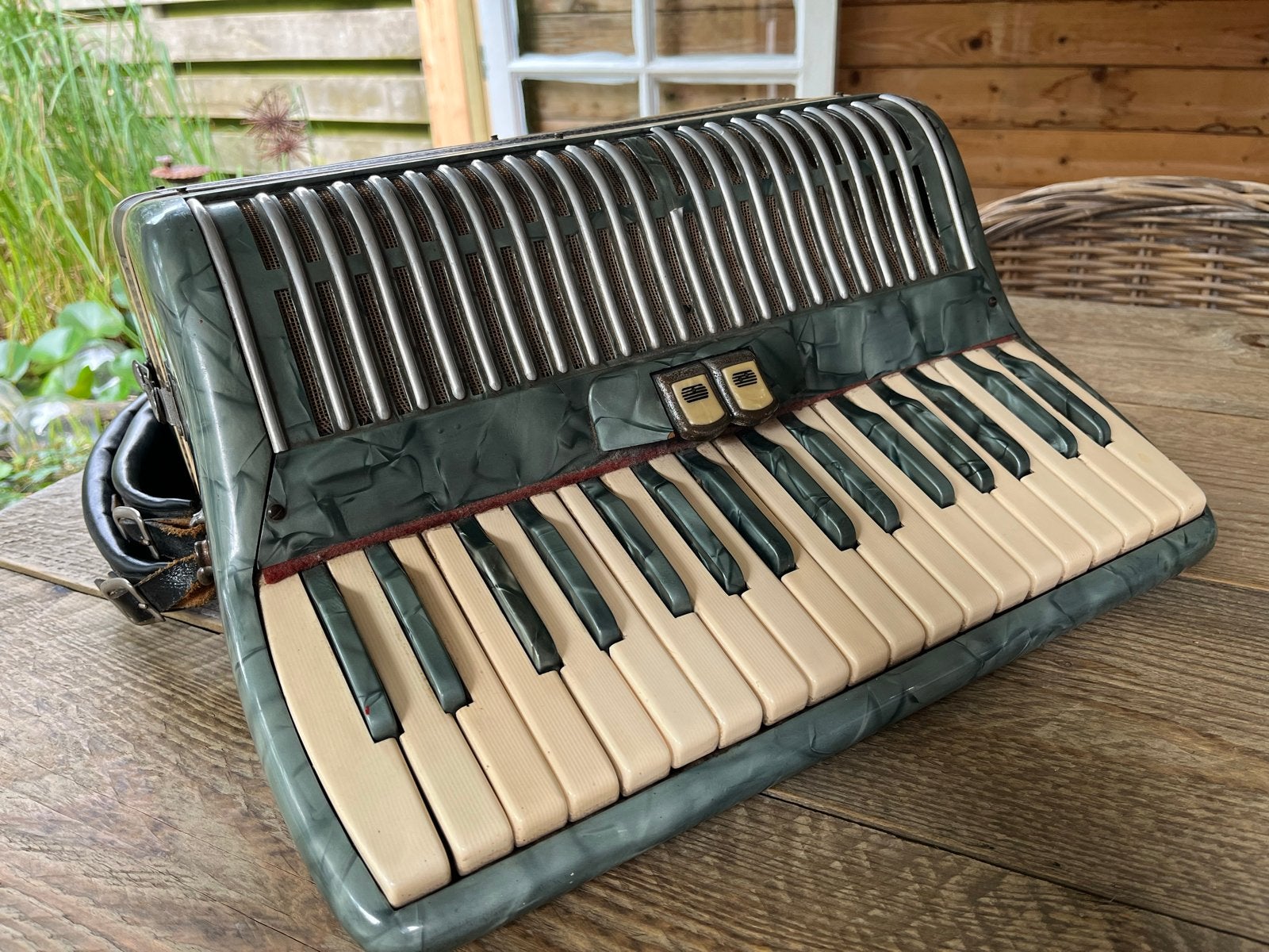 Vintage Torrino Accordeon - Groen/Grijs Toetsaccordeon, Muziek en Instrumenten, Accordeons, Overige merken, Gebruikt, Met riemen