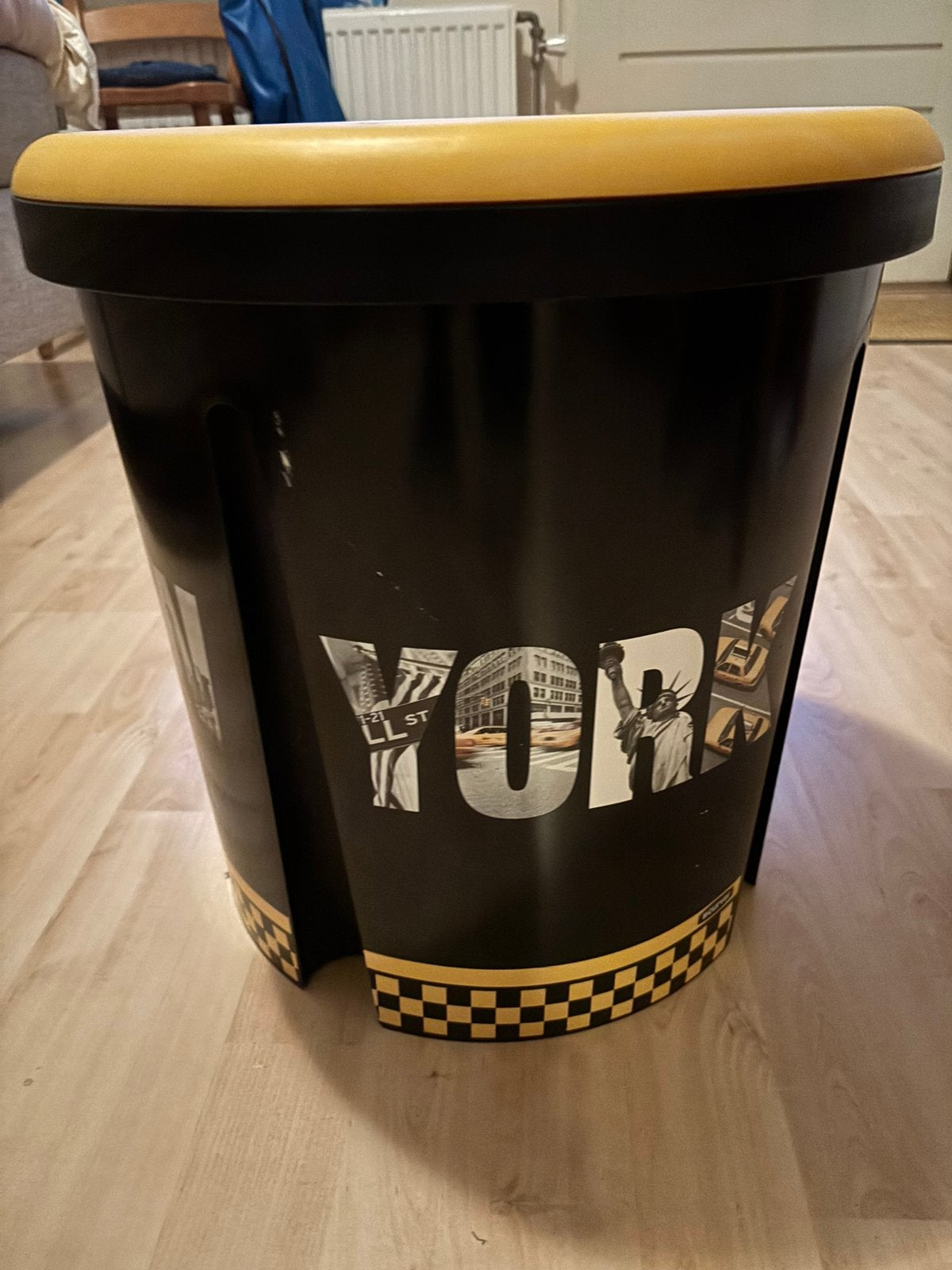 Opberg ton New York, Ophalen, Zo goed als nieuw, Kunststof