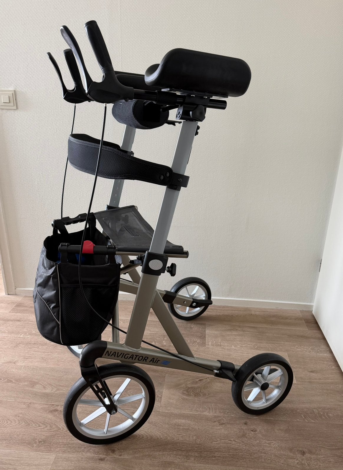 Navigator Air rollator met draaibare armschalen, Ophalen, Opvouwbaar, Zo goed als nieuw