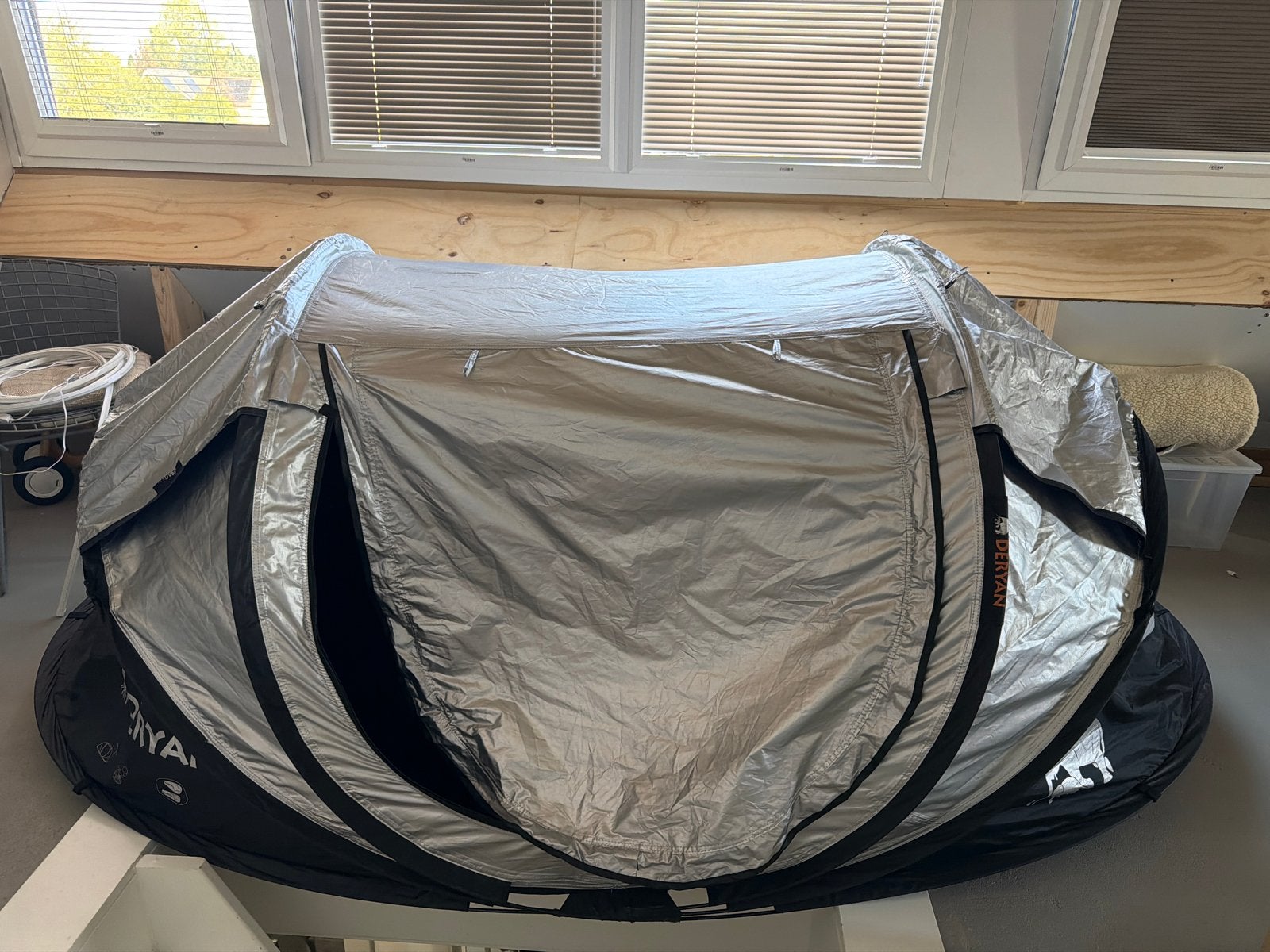 Deryan pop-up tent in nieuwstaat, Ophalen of Verzenden, Zo goed als nieuw, Tot en met 2