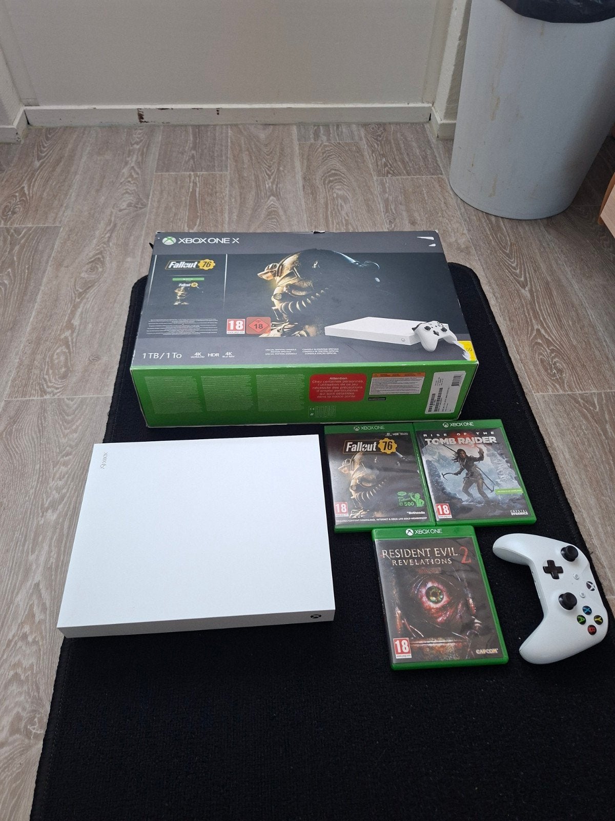 Xbox One X Compleet met Doos, Kabels, Spellen en Controller, Ophalen, Gebruikt, Vanaf 18 jaar
