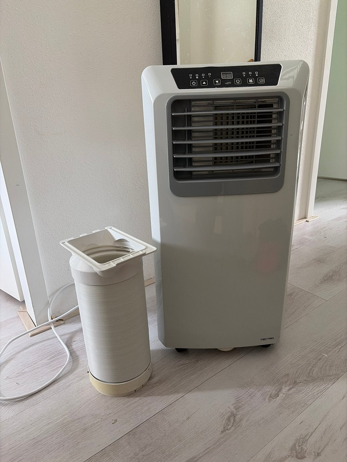 Mobiele airco Tectro TP 2520 - Koelen en Ontvochtigen, Ophalen, Gebruikt, Minder dan 60 m³, Timer