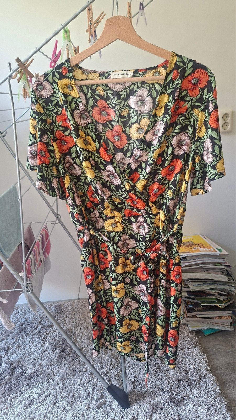 jurkje met bloemen geel, oranje, oud roze, zwart maat L, Kleding | Dames, Maat 38/40 (M), 24 Colours, Oranje, Ophalen of Verzenden