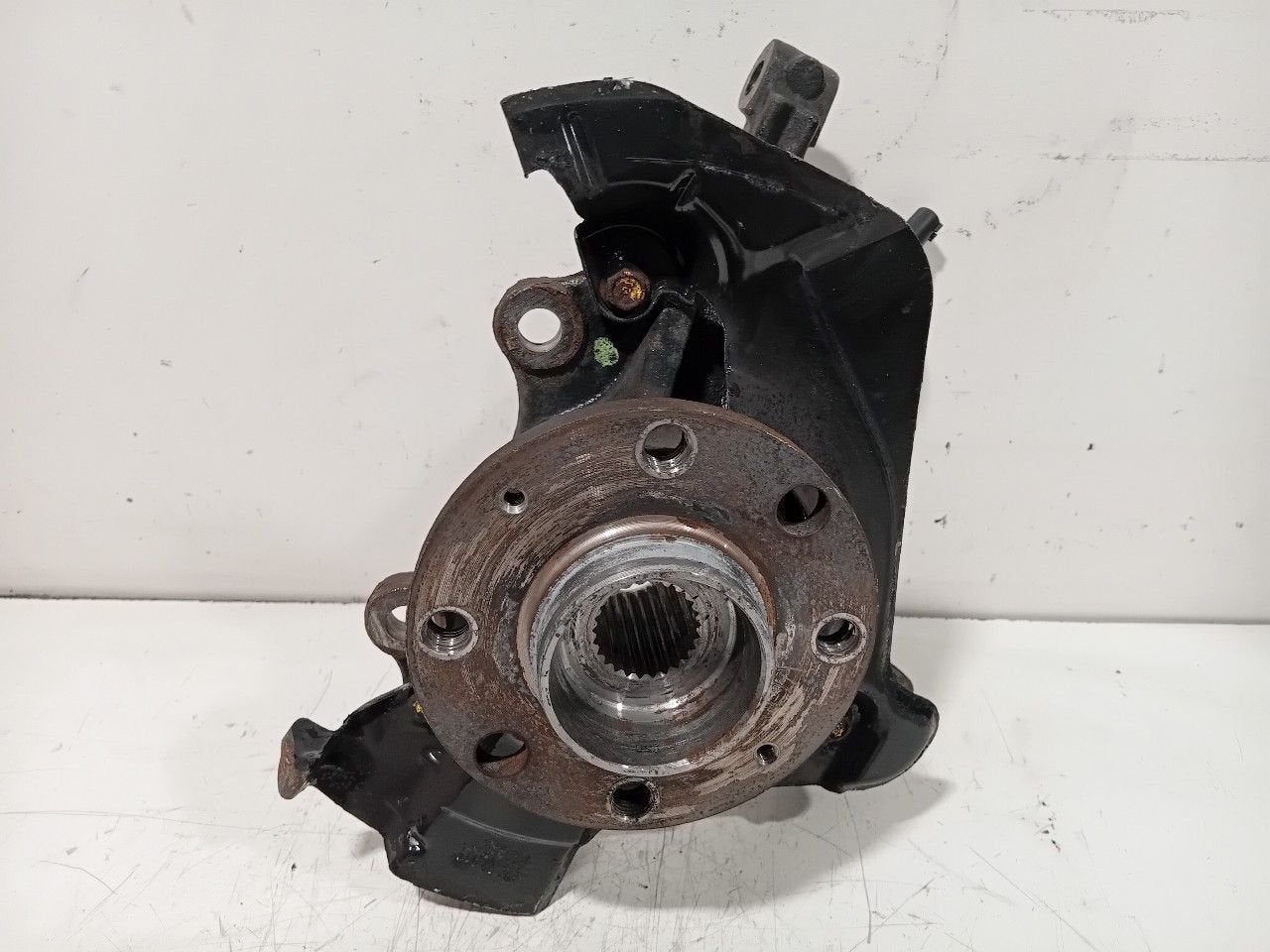 Wielnaaf links voor Vauxhall Adam, Onderdelen@venauto.nl, Van der Ven Autorecycling B.V., Gebruikt, Ettenseweg 76, 4706 PB Roosendaal, The Netherlands