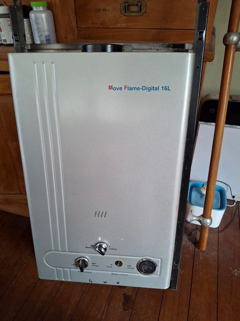 Te koop een butaan warm water boiler, Ophalen of Verzenden