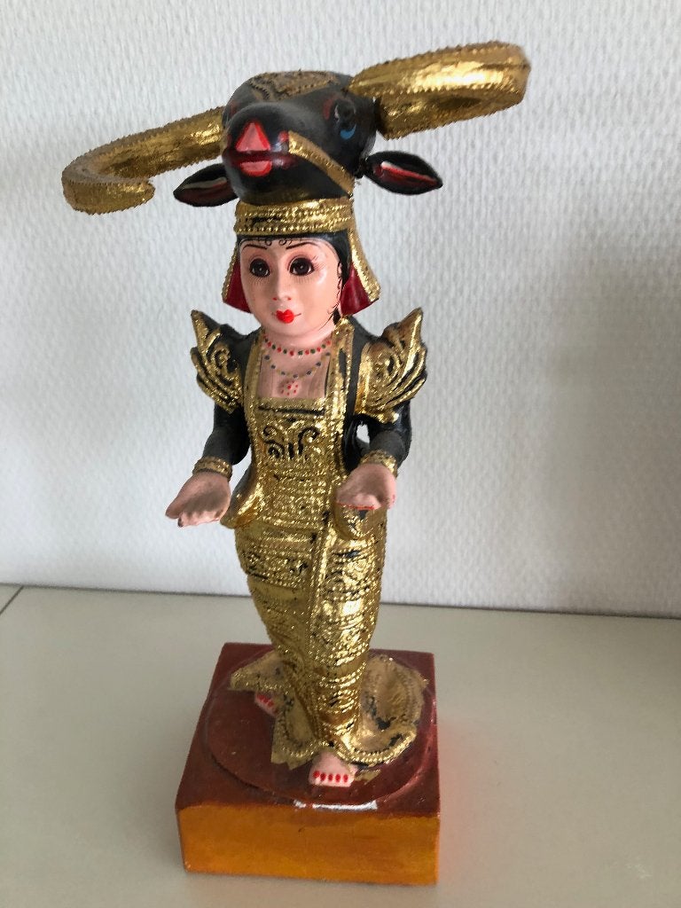 verguld houten beeld vrouw, Sulawesi, Antiek en Kunst, Minder dan 20 cm, Ophalen of Verzenden, Beeld, Hout