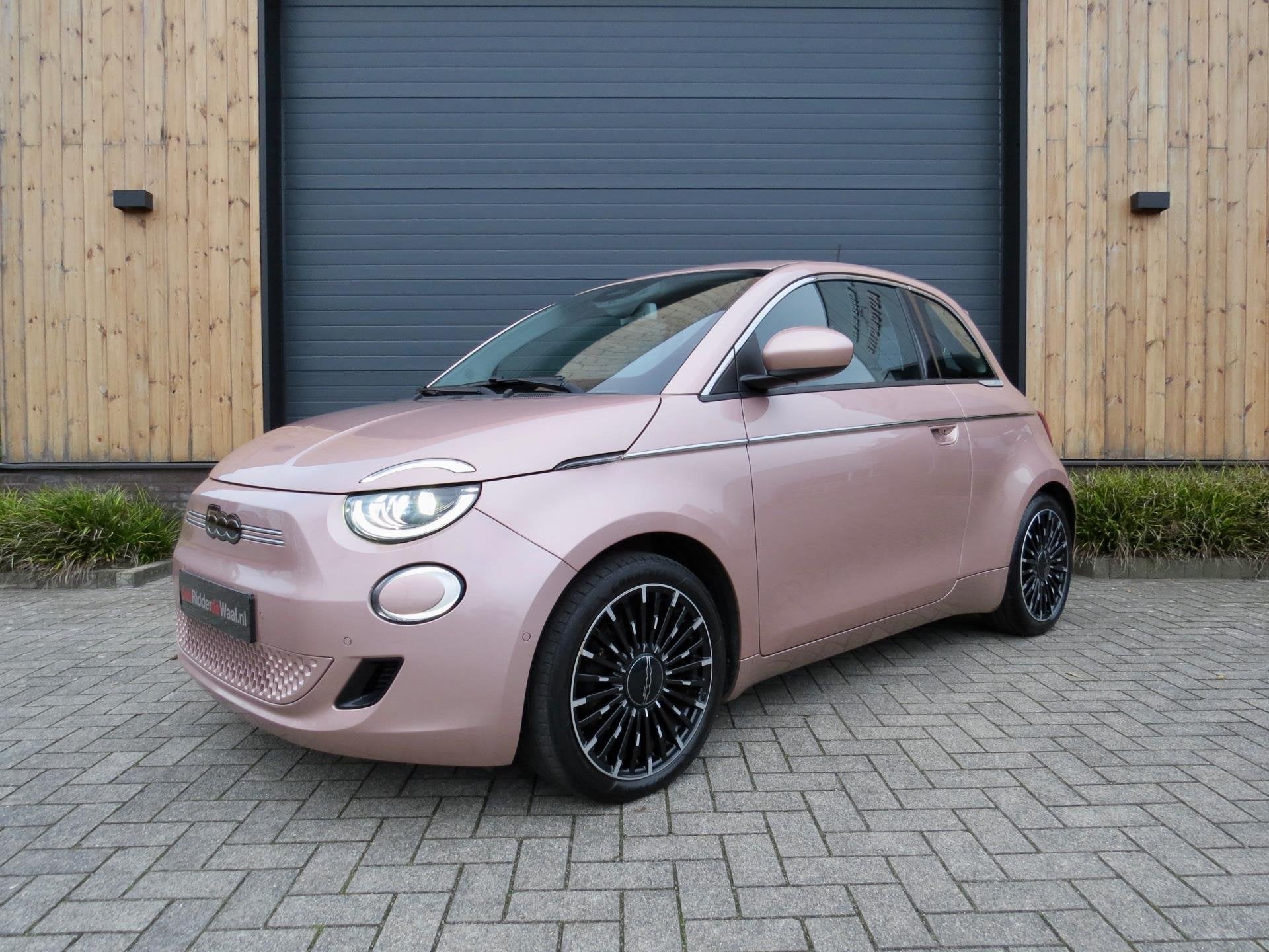 Fiat 500e La Prima 42 kWh 3+1 *Leder *17 inch *Unieke kleur, Auto's, Gebruikt, 118 pk, Overige kleuren, 4 stoelen
