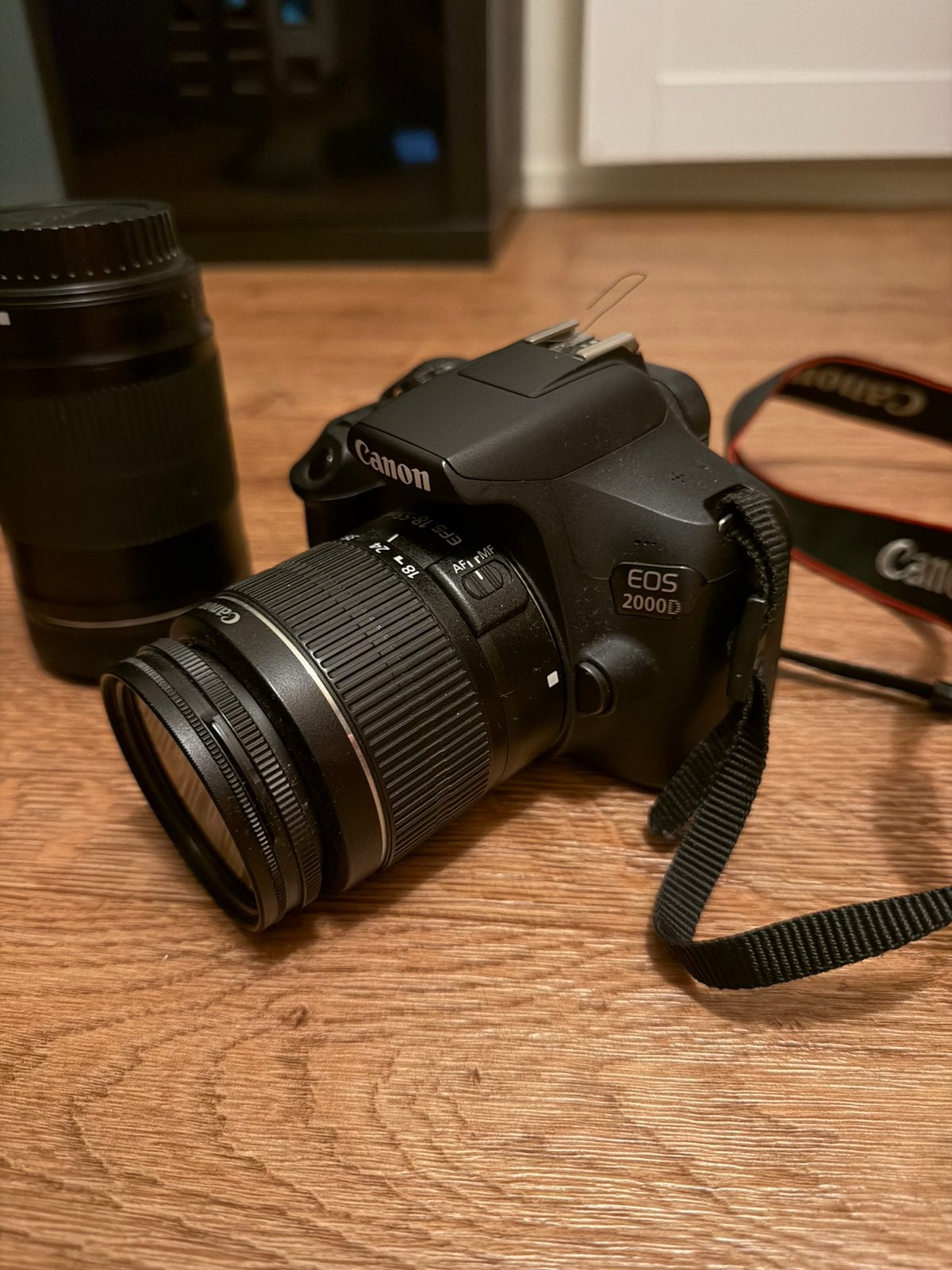 Canon Eos 2000d + 2 lenzen, Audio, Tv en Foto, Canon, Overige typen, Accu, Ophalen of Verzenden