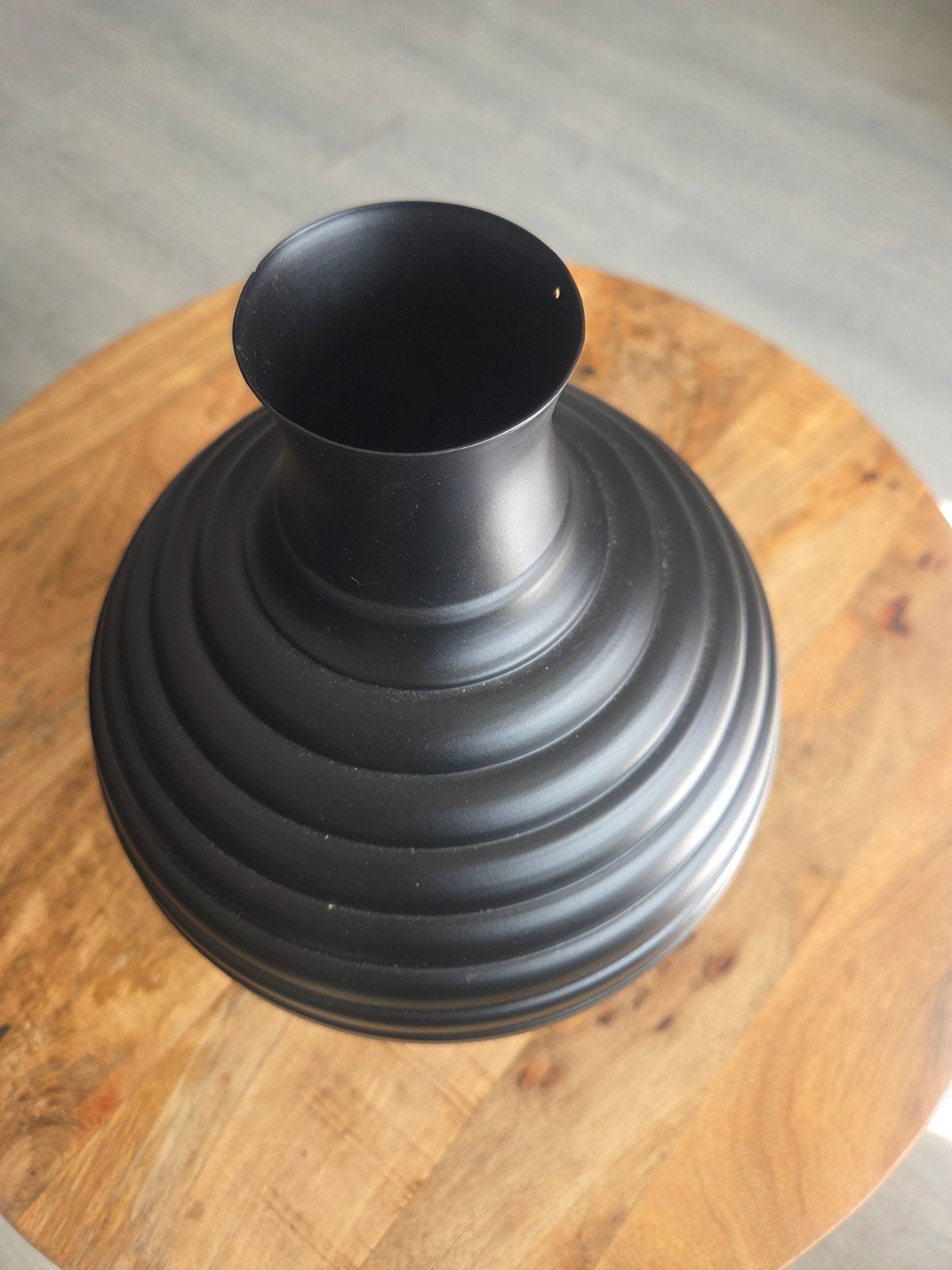 Zwarte bijenkorf vaas - 35 cm hoog, Ophalen
