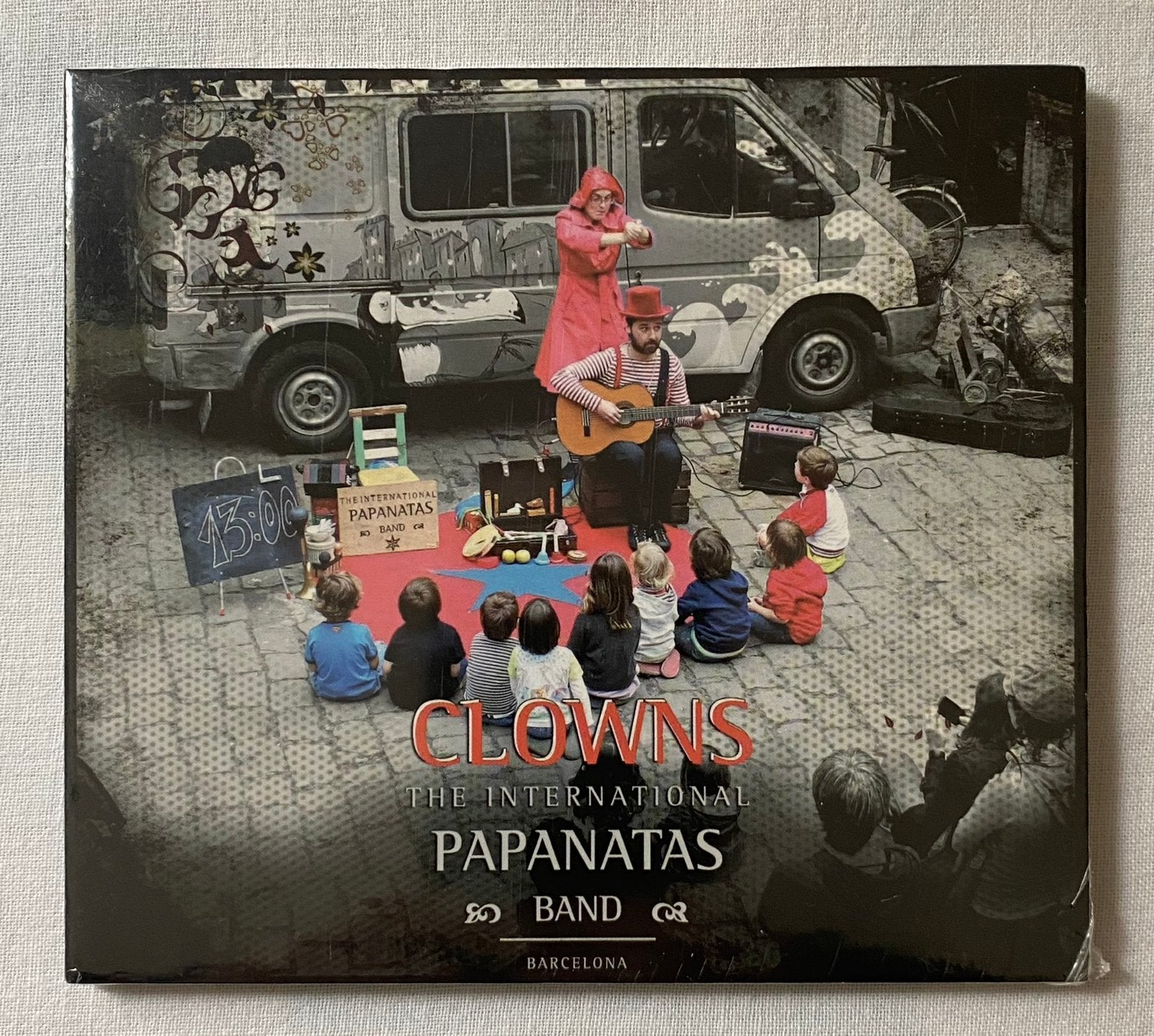 CD THE PAPANATAS BAND - Clowns (2011, SPANJE CATALONIË), Verzenden, Traditioneel en Volksmuziek, Digipak, Nieuw in verpakking