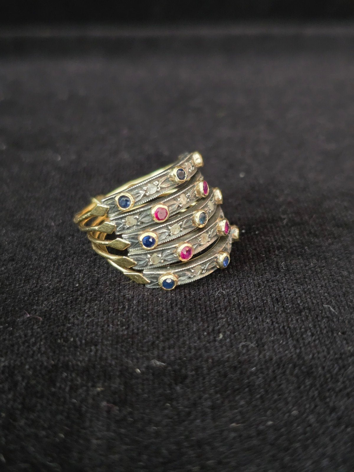 Mooie Mooie gouden ring, 18k, zilver, saffieren en robijnen., Gebruikt, Ophalen of Verzenden, 17 tot 18, Met edelsteen