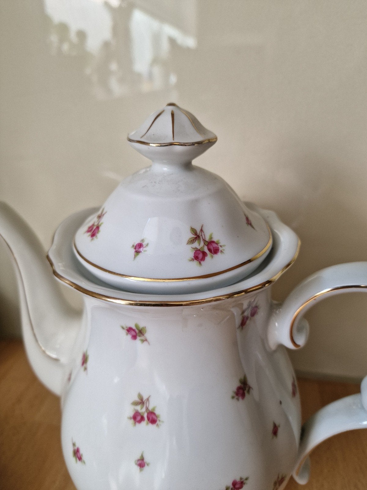 Pot met roosjes van Bavaria Mitterteich, Antiek en Kunst, Ophalen of Verzenden