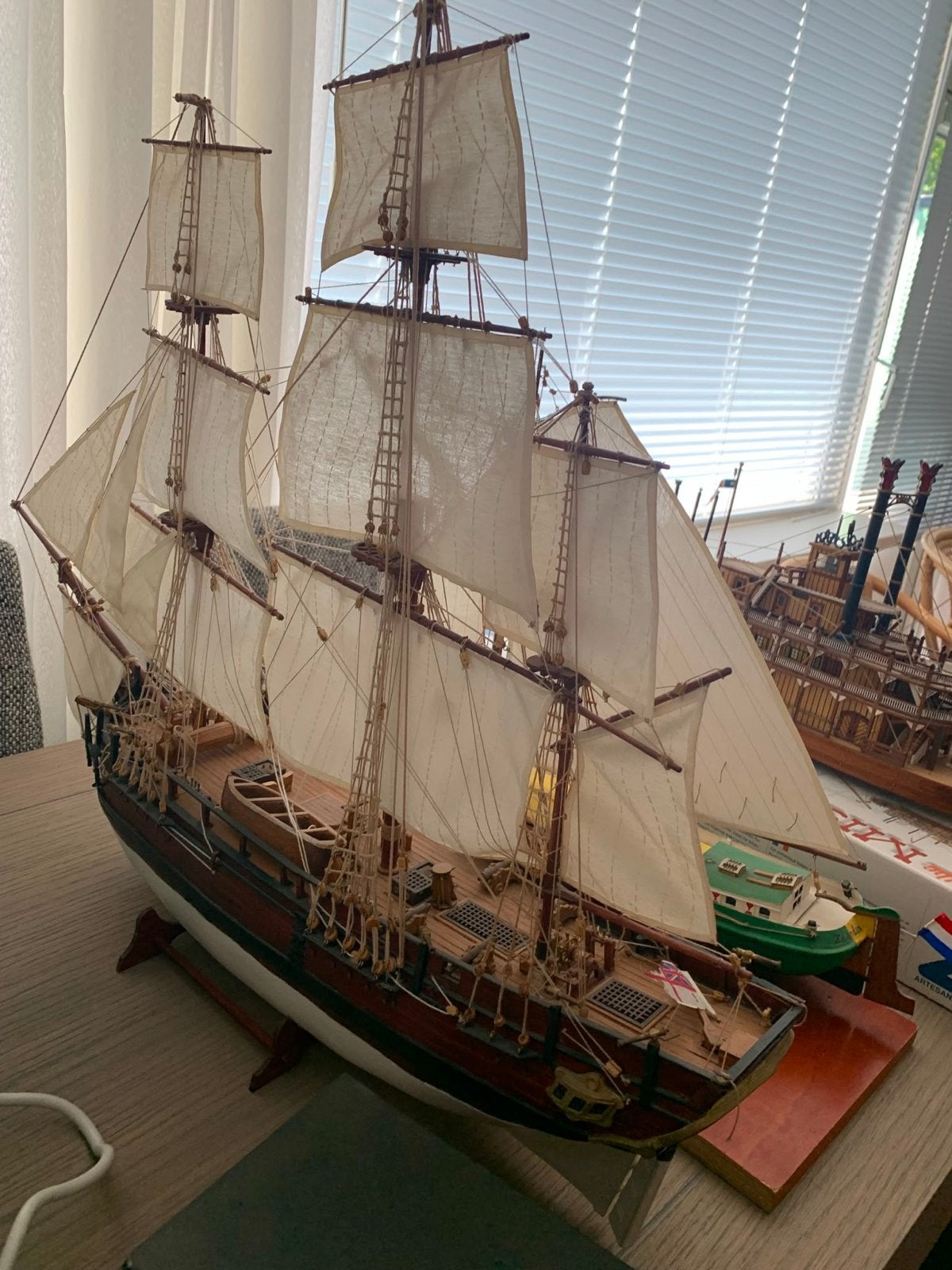 2 handgemaakte modelboten: Zeilschip en Mississippi stoomboo, Ophalen, Zo goed als nieuw, Groter dan 1:32, Overige merken