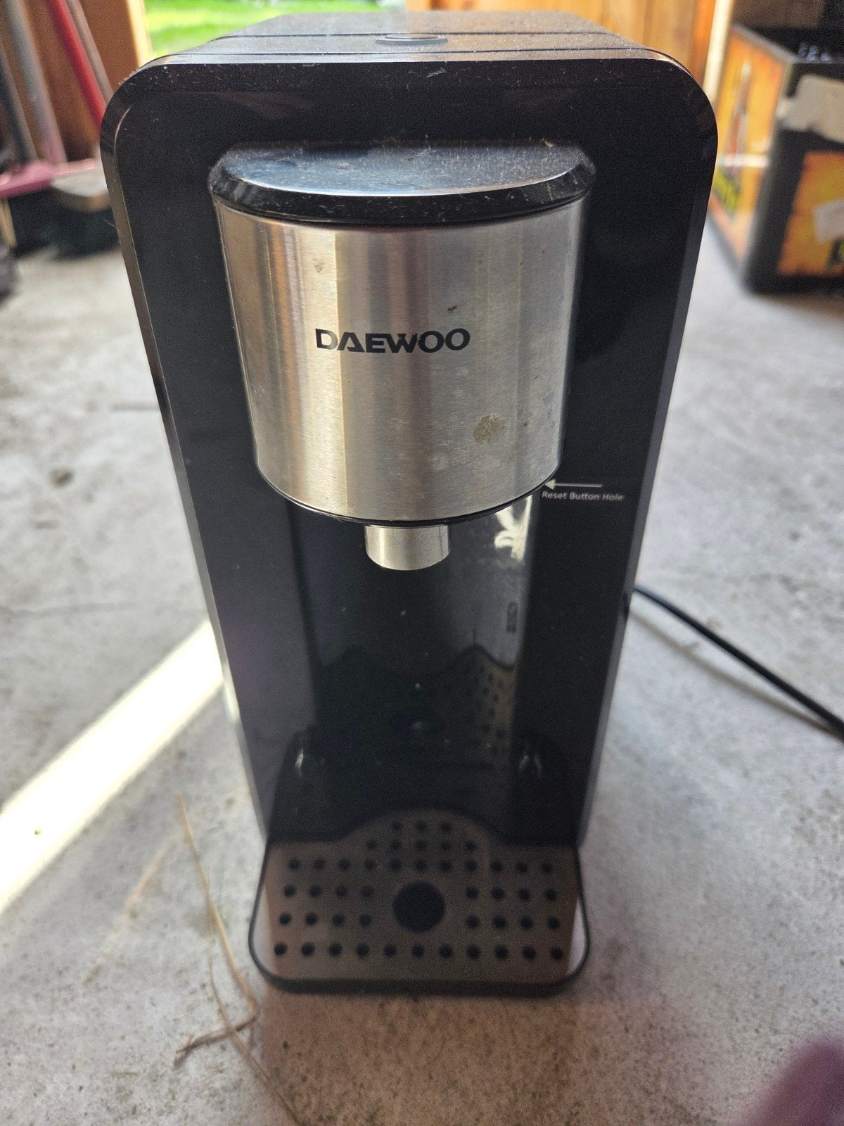 DAEWOO DSWK40AT Heetwaterdispenser Zwart, Ophalen, Gebruikt, Overige modellen, Overige typen