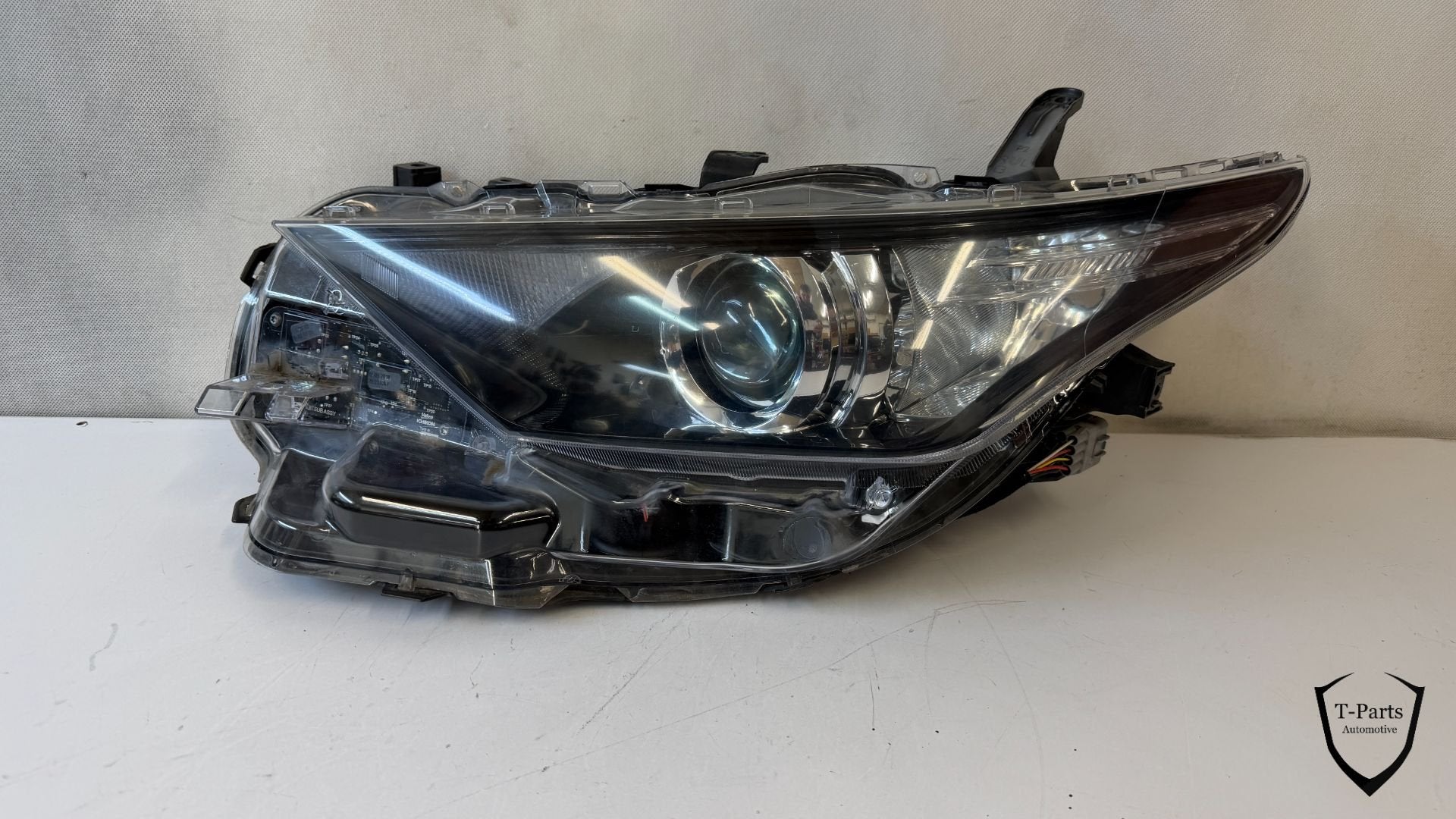 Toyota Auris E180 koplamp links 8115002K30 90070908, Auto-onderdelen, Verlichting, Info@toyota.co.jp, Gebruikt, Toyota Motor Corporation