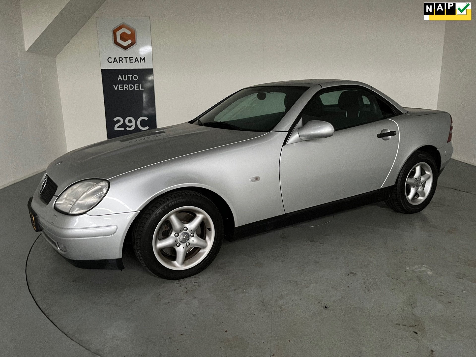 Mercedes-Benz SLK-klasse 200 Zeer netjes, dak werkt niet ! V, Auto's, Euro 2, 1998 cc, Gebruikt, 4 cilinders