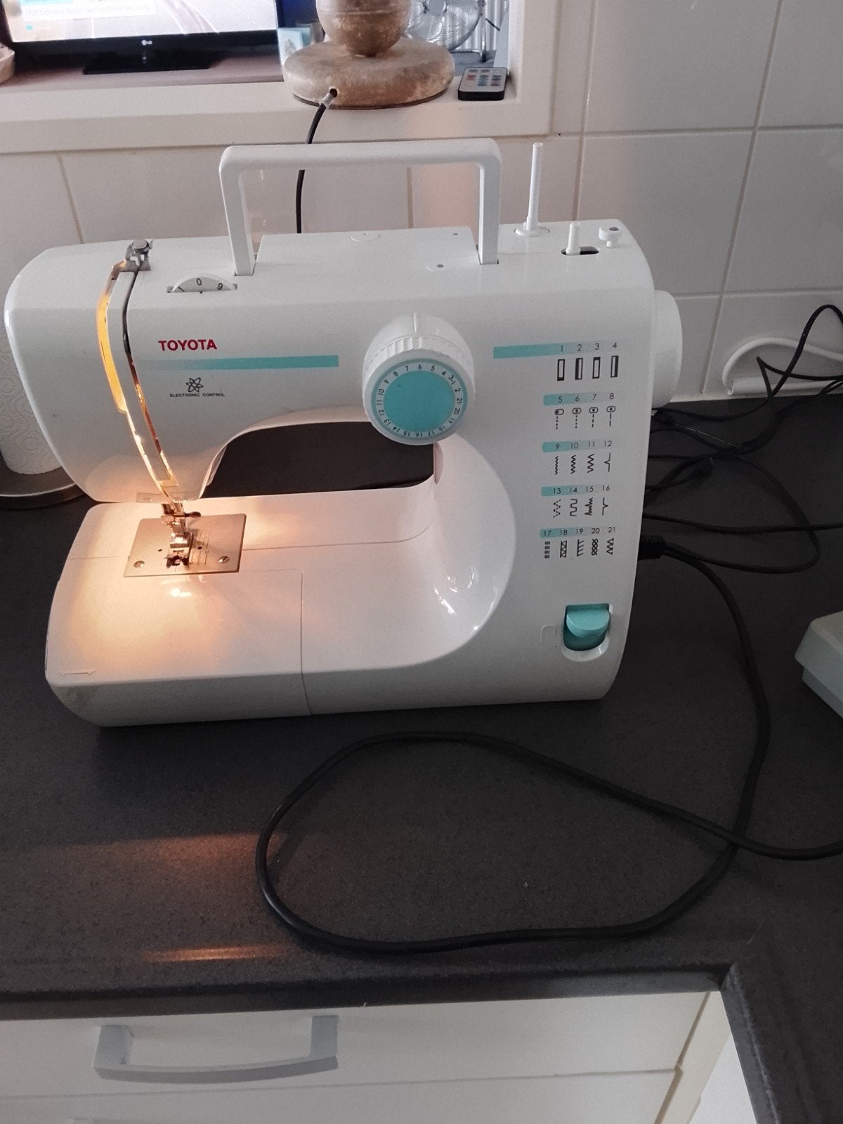 Toyota RS2000 Serie SE04 Naaimachine - Zo goed als nieuw, Ophalen, Zo goed als nieuw, Naaimachine, Overige merken