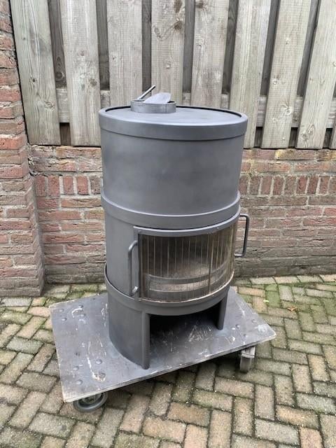 Harrie Leenders ronde houtkachel, Ophalen, Houtkachel, Zo goed als nieuw, Vrijstaand