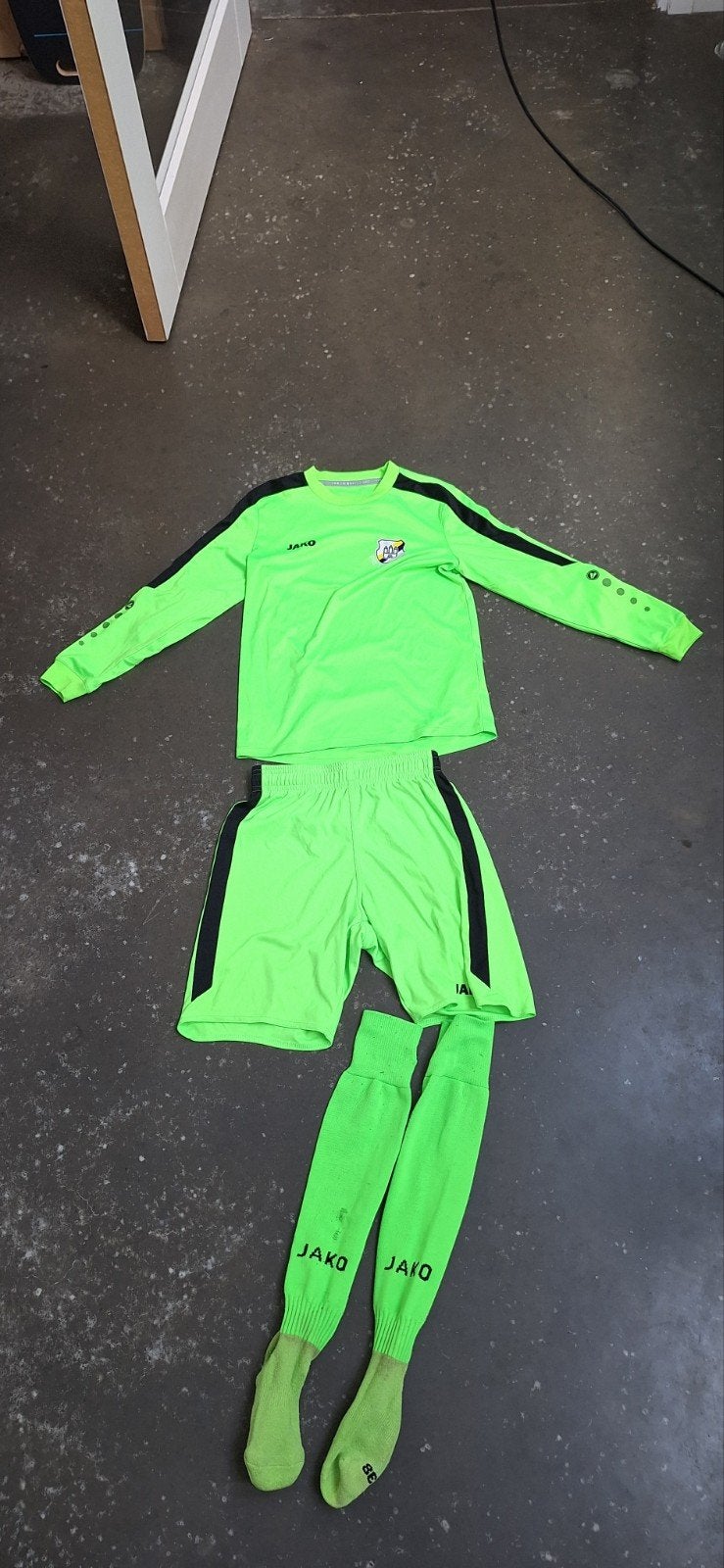 FC Tilburg Voetbal kledingset Keeper Wedstrijdkleding - Maat, Maat XS of kleiner, Ophalen, Gebruikt, Shirt