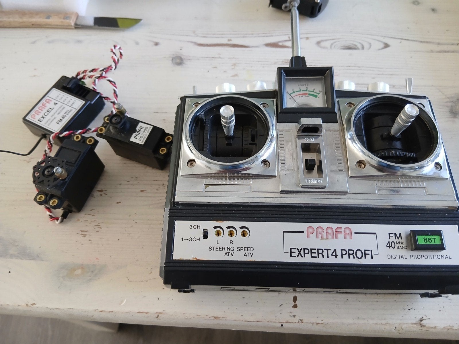 Prafa Expert4 Profi Afstandsbediening met Servo's, Ophalen of Verzenden, Gebruikt, Overige schalen, Onderdeel