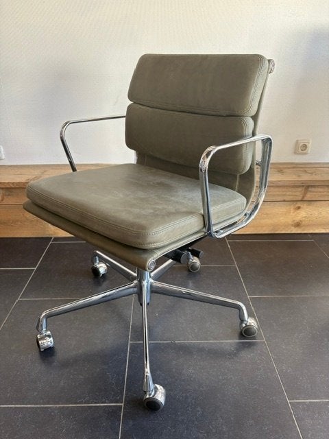 Vitra Eames EA 217 buraustoel, chroom, groen leder, 2025, Huis en Inrichting, Bureaustoelen, Vitra, Ophalen of Verzenden, Zo goed als nieuw