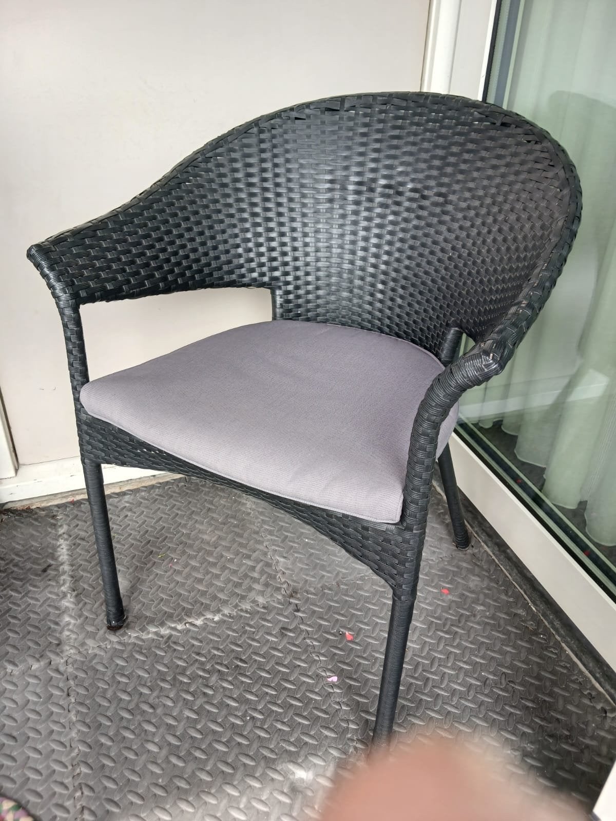 3 Zwarte Wicker Tuinstoelen met Grijs Kussen ., Huis en Inrichting, Stoelen, Ophalen, Kunststof, Gebruikt, Zwart