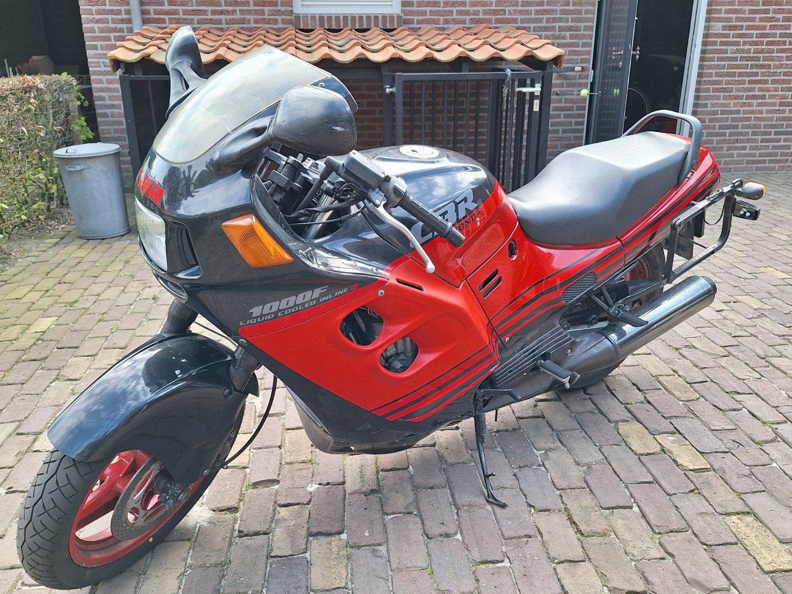 Honda CBR1000F, Particulier