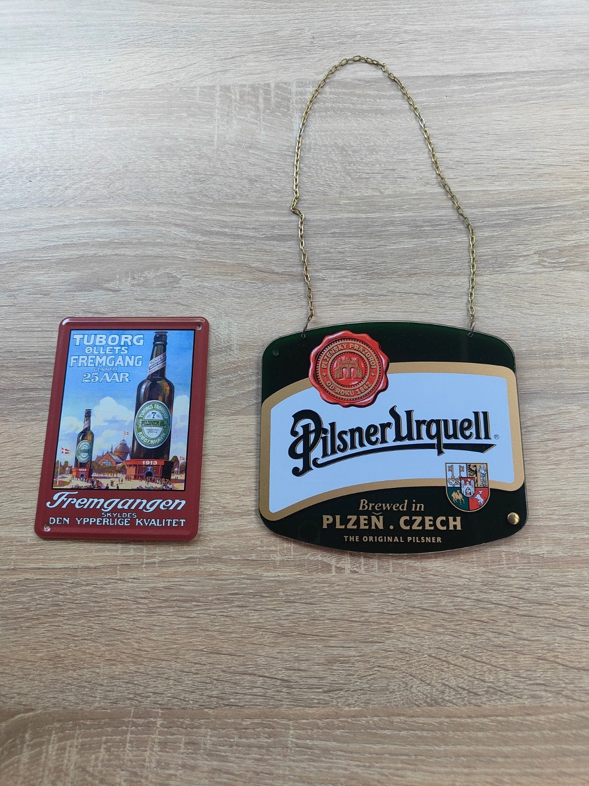 Vintage bier reclameborden: Tuborg en Pilsner Urquell, Verzamelen, Biermerken, Gebruikt, Ophalen of Verzenden