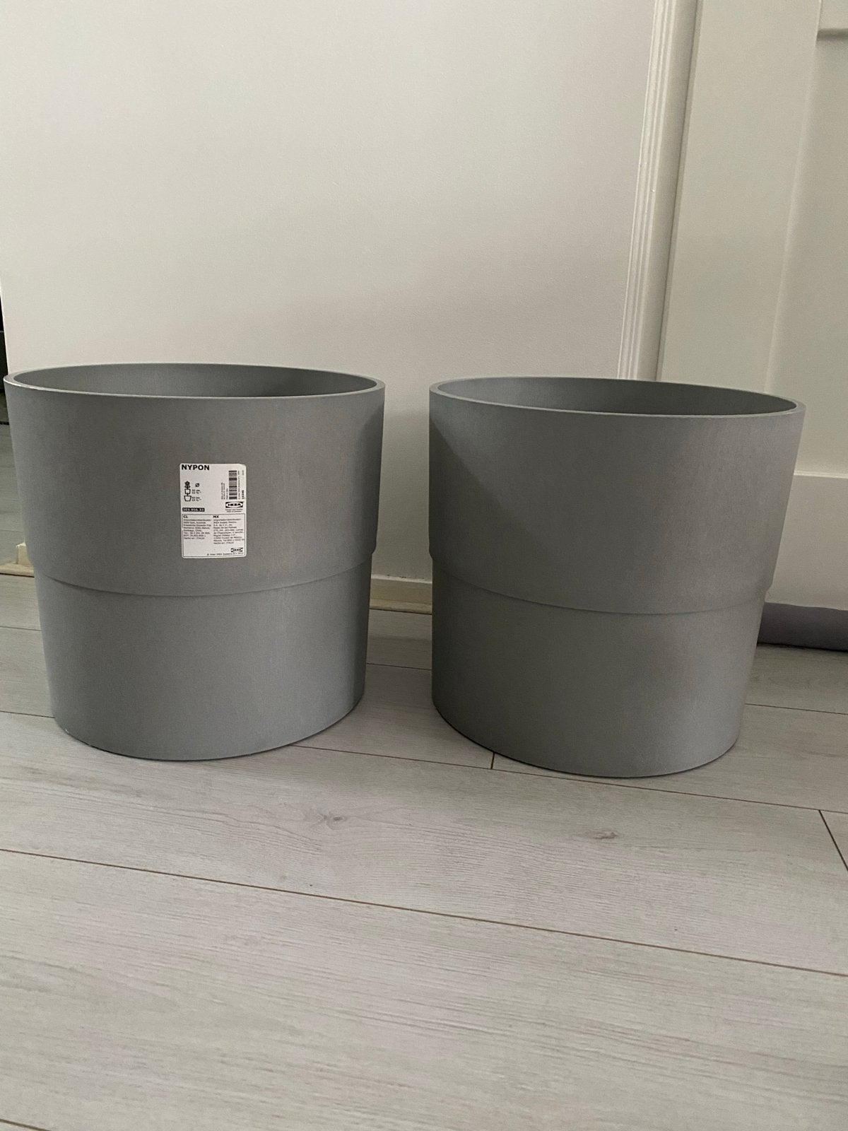 2x IKEA NYPON Bloempotten - Grijs, 32 cm, 25 tot 40 cm, Kunststof, Rond, Binnen
