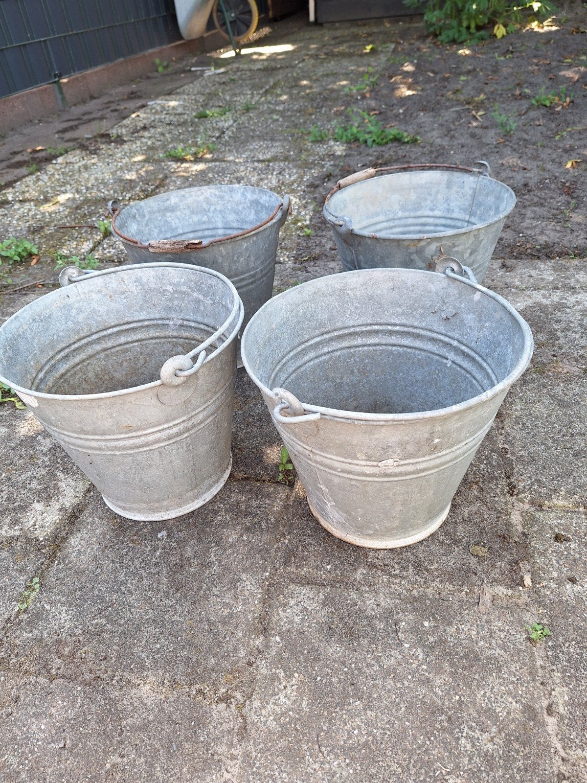 Set van 4 grote vintage zinken emmers, Ophalen of Verzenden, Gebruikt, Zink, Met handgreep
