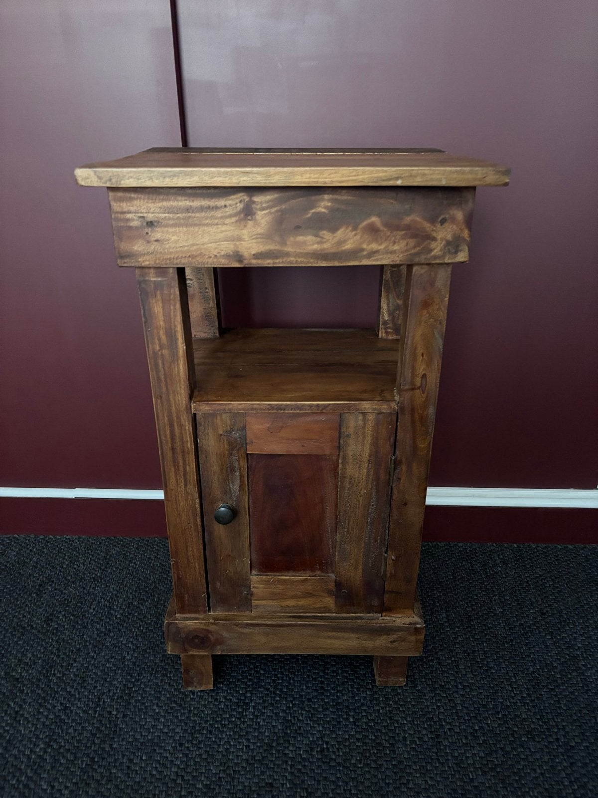 Massief houten nachtkastje / bijzettafel, Huis en Inrichting, Kasten | Overige, Ophalen, Gebruikt