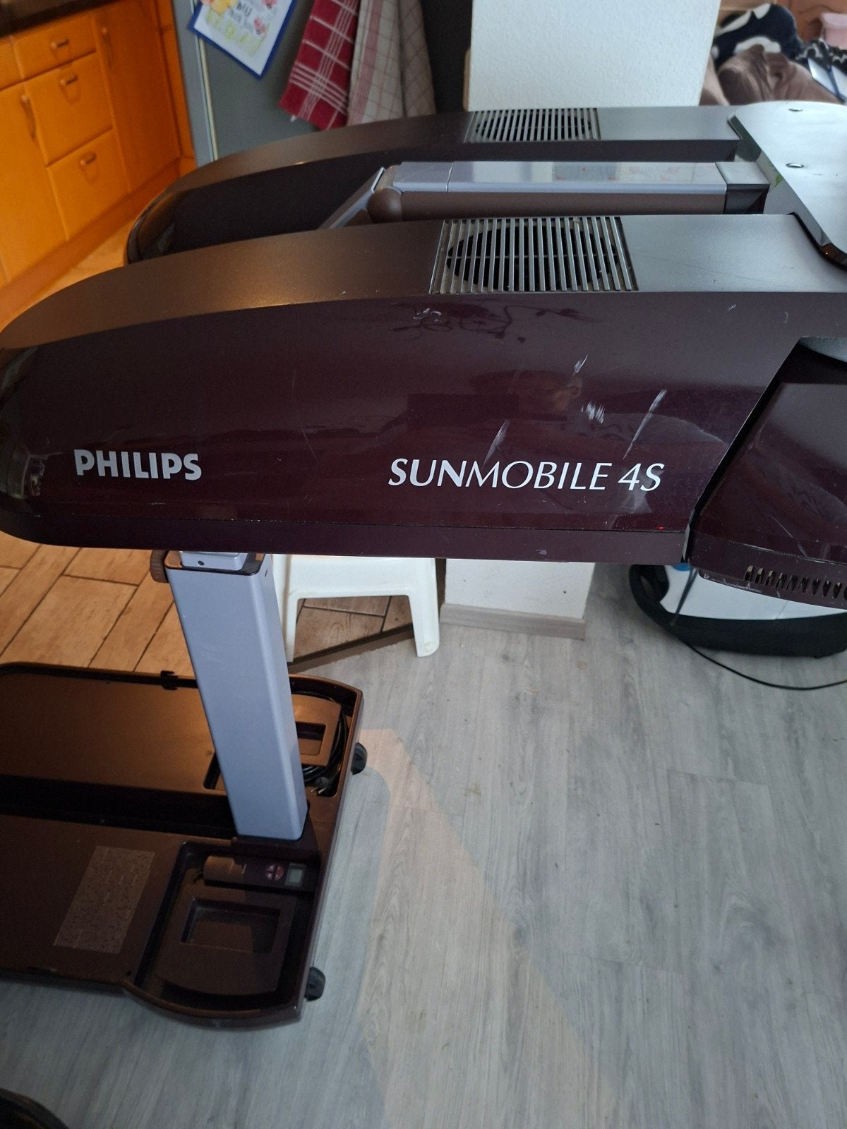 Philips Sunmobile 4S Zonnebank - Compact en Krachtig, Ophalen, Zonnebank enkelzijdig, Minder dan 10 lampen