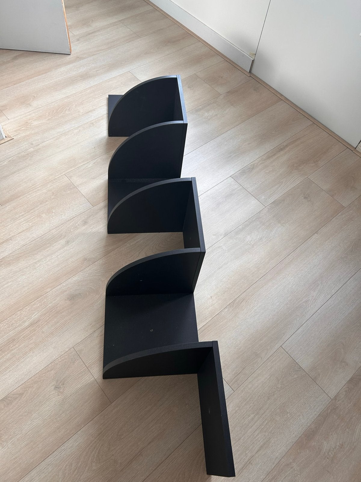 Modern zwart hoek wandmeubel - 190cm hoog, Ophalen, Met plank(en), Gebruikt, Minder dan 150 cm