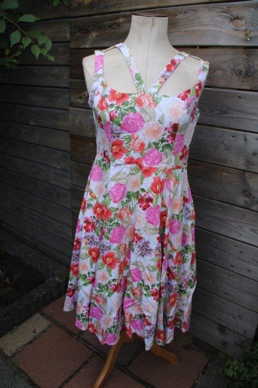 Jurk bloemen Hearts & Roses mt 42 Vaste prijs, Kleding | Dames, Jurken, Meerkleurig, Maat 42/44 (L), Ophalen of Verzenden, Zo goed als nieuw