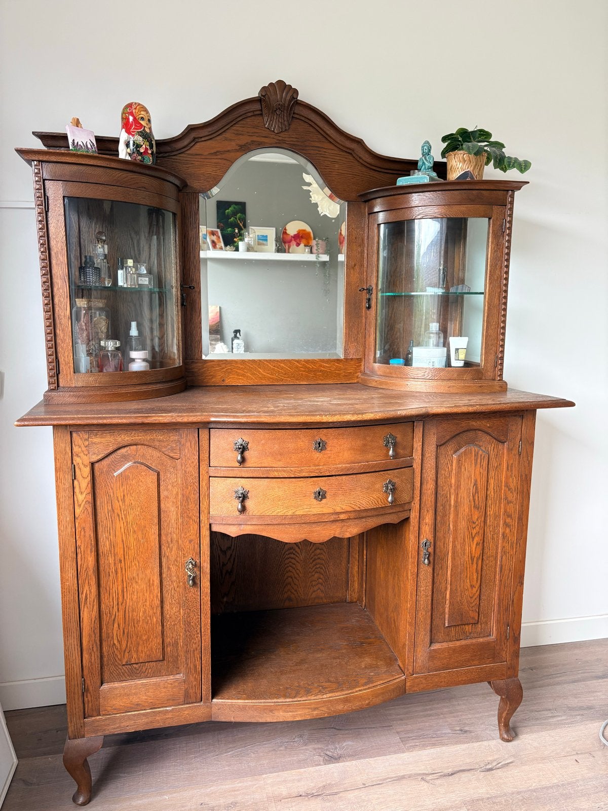 Antiek dressoir met spiegel en vitrinekasten, Antiek en Kunst, Ophalen