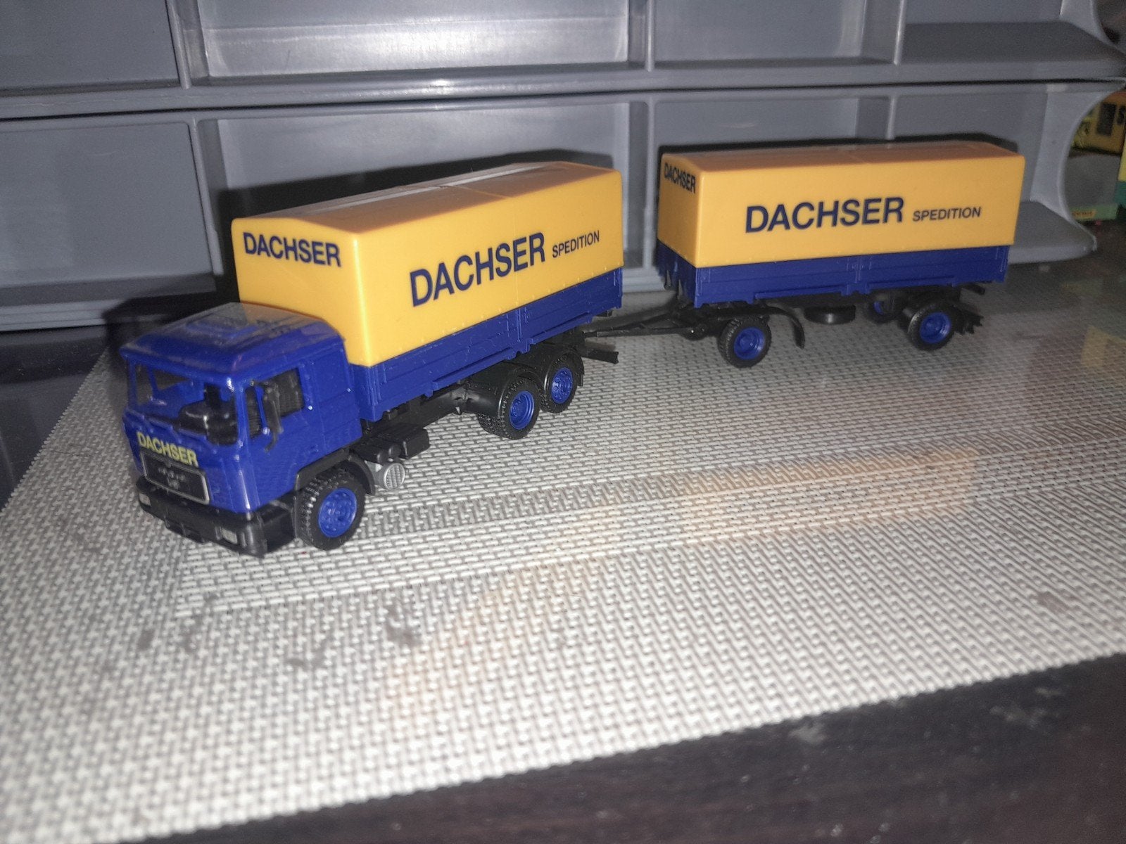Herpa dachser, Hobby en Vrije tijd, Ophalen of Verzenden, Zo goed als nieuw, Bus of Vrachtwagen, Herpa