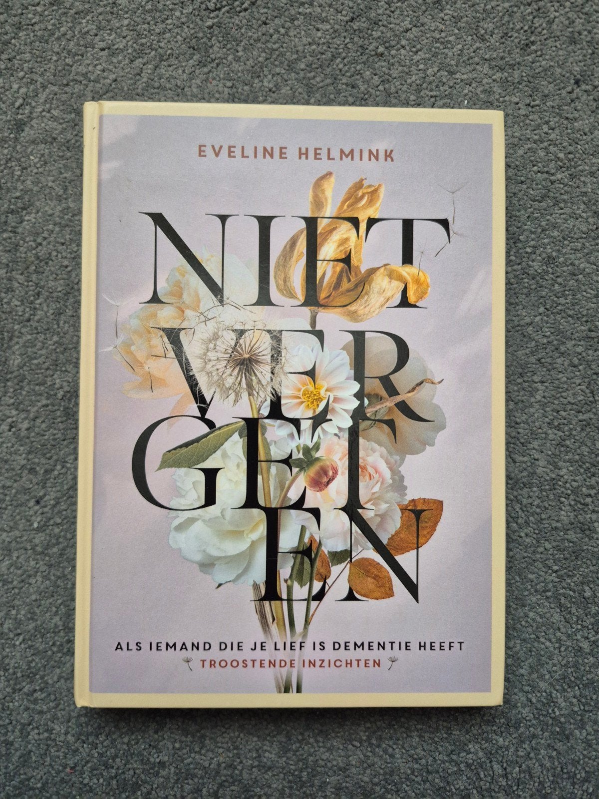 Eveline Helmink - Niet vergeten, Ophalen of Verzenden, Zo goed als nieuw, Eveline Helmink