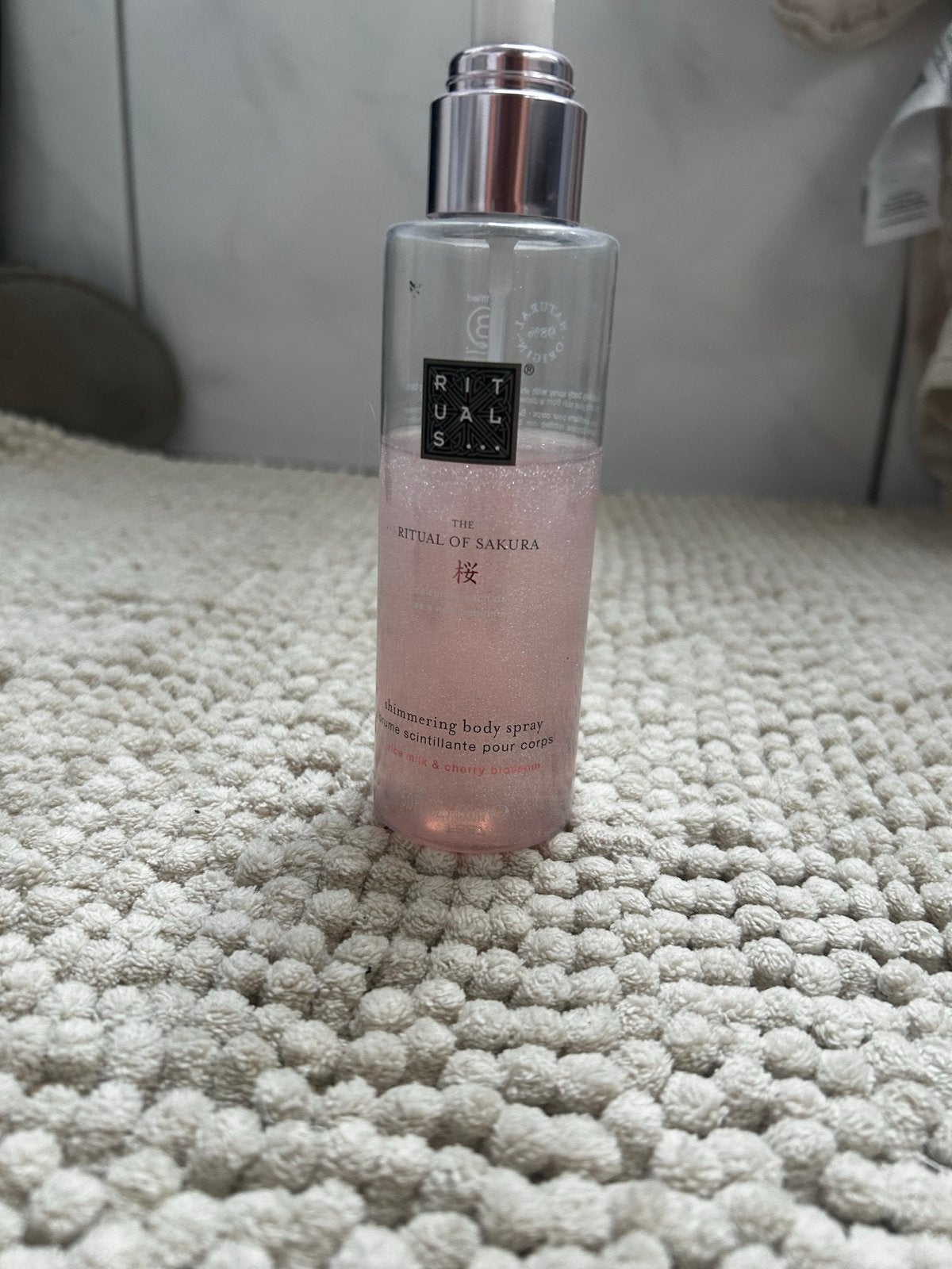 Rituals The Ritual of Sakura Shimmering Body Spray, Sieraden, Tassen en Uiterlijk, Ophalen of Verzenden, Zo goed als nieuw, Deodorant of Bodyspray