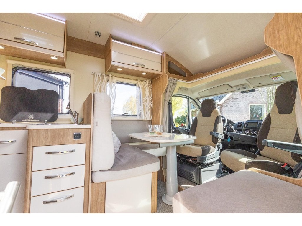 Rimor Seal 69 Queensbed zonder hefbed, Caravans en Kamperen, Campers, Ringverwarming, Fiat, Luifel, Koelkast
