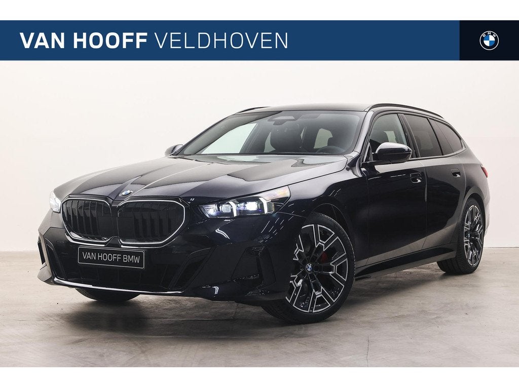 BMW 5 Serie Touring 520i M Sport Automaat / Panoramadak / Tr