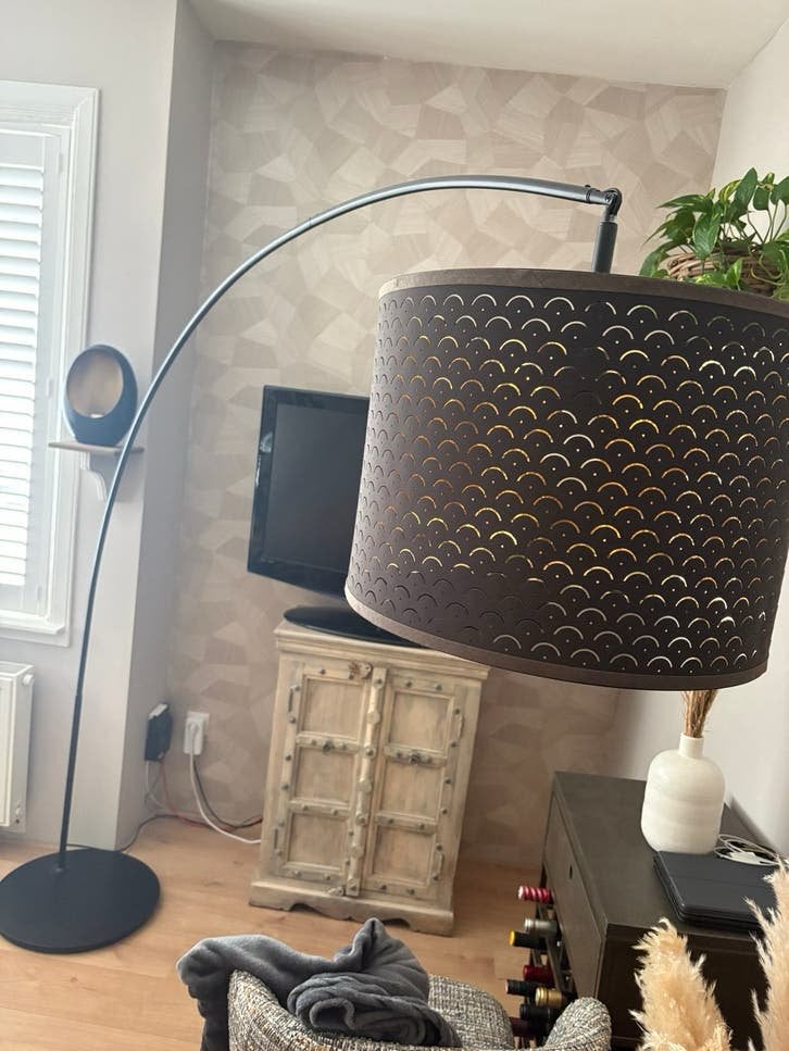 IKEA vloer/booglamp met gouden binnenkant, Ophalen of Verzenden, Zo goed als nieuw, Metaal, 150 tot 200 cm