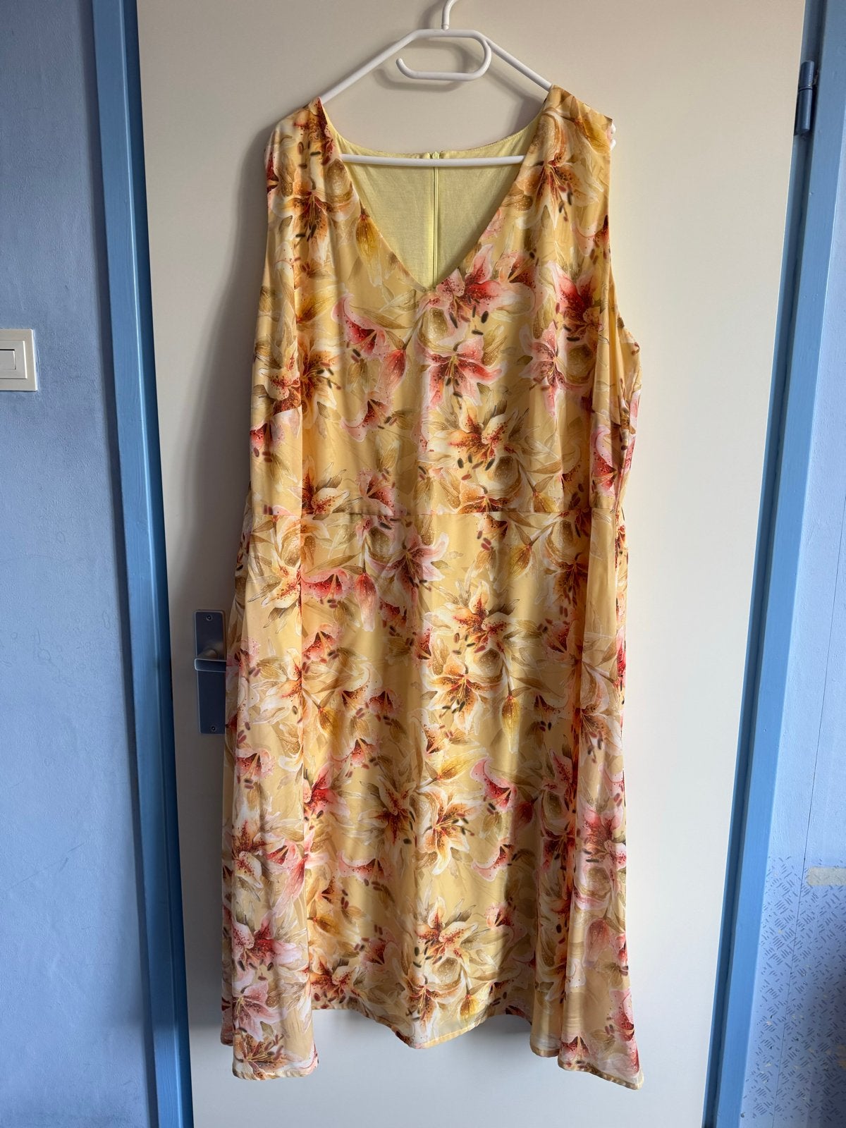 Te koop: Nette gele jurk met bloemenprint, Ophalen of Verzenden, Zo goed als nieuw, Geel, Jurk