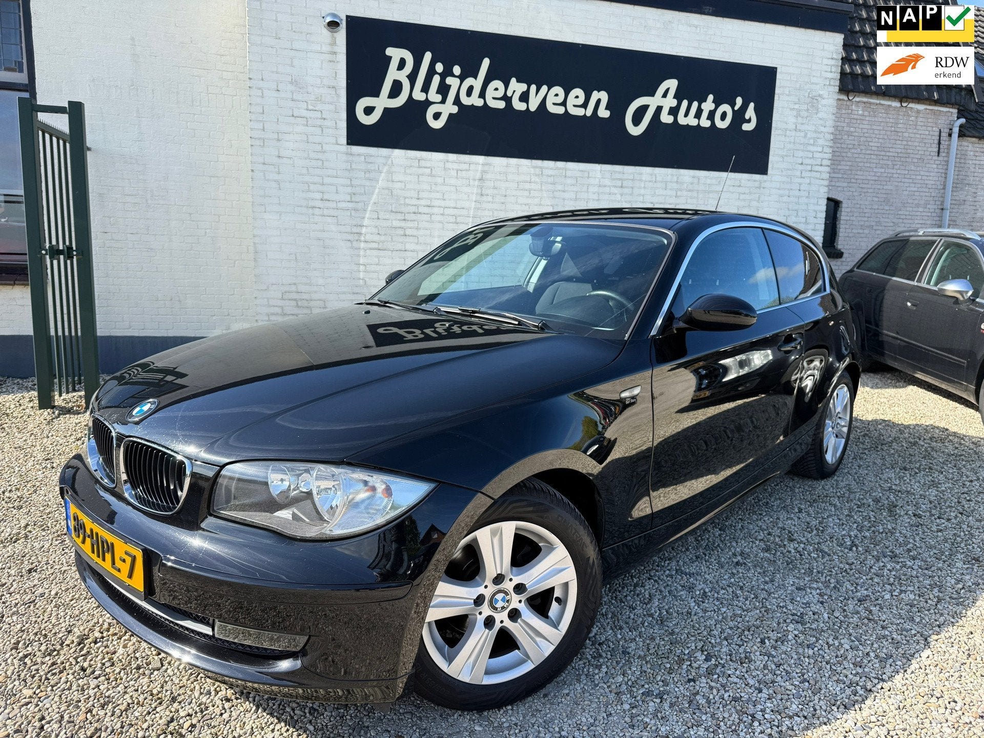BMW 1-serie 116i Introduction Automaat | Org NL | Airco | Cr, Gebruikt, 1599 cc, 4 cilinders, 4 stoelen